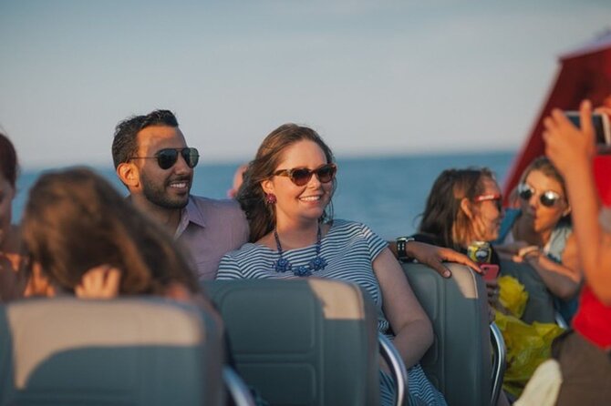 Lake Michigan 30-Minute Speedboat Ride - Speed, music, and the question of the thrill