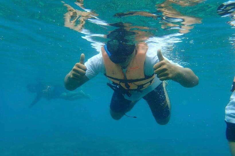Langkawi: Dangli Island Snorkel and Swim Speedboat Tour - A floating restaurant lunch option