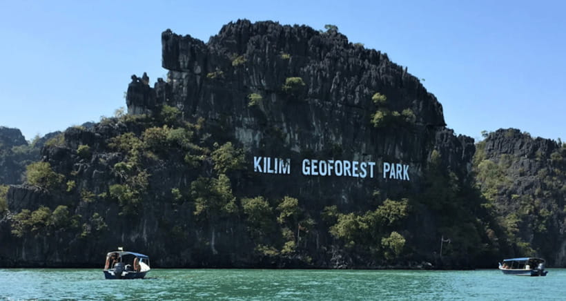 Langkawi: Tanjung Rhu Mangrove Speedboat Tour - Lunch at the floating restaurant and mini fish show