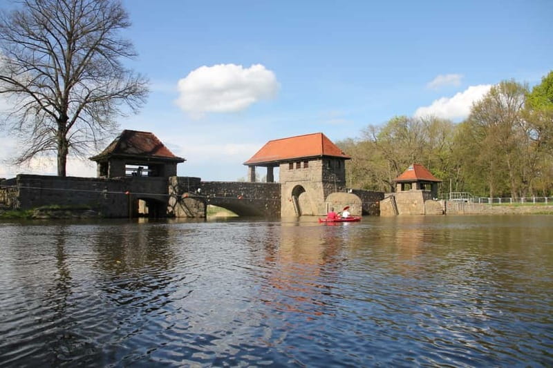 Leipzig: City History Canal Sightseeing Tour on a Motorboat - What the guides add to the experience