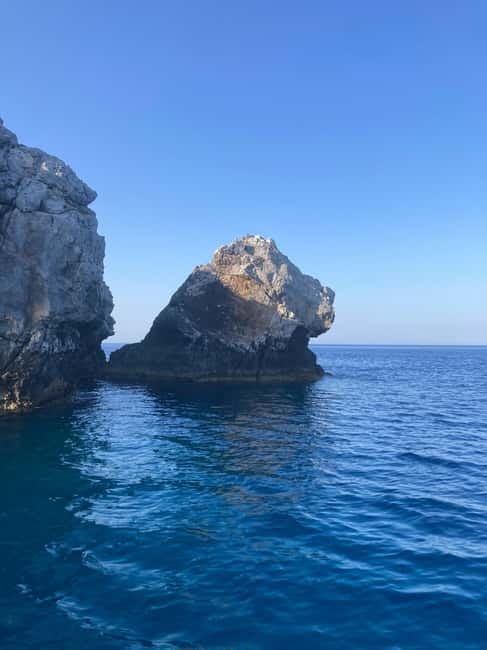 Lindos: Discover the Gems of Lindos - Private Speedboat Tour - Cruising past Lindos Beach and the Lion’s Head