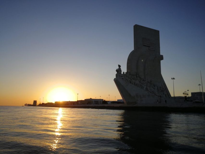 Lisbon Speedboat Sunset with Monuments Sightseeing - A fast introduction to Lisbon from the Tagus