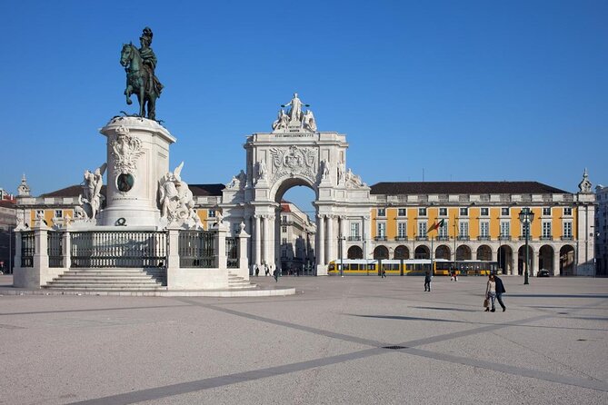 Lisbon Sunset Speedboat Tour - Key points at a glance