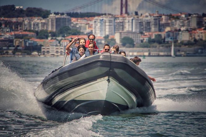 Lisbon: Sunset SpeedBoat Tour - The 25 de Abril Bridge and the first burst of speed