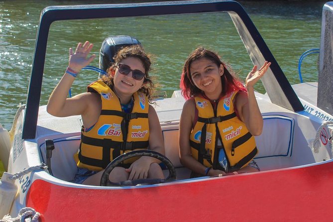 Live the experience of driving an Speedboat & Snorkel in CANCUN - Reaching Punta Nizuc and the Caribbean Sea