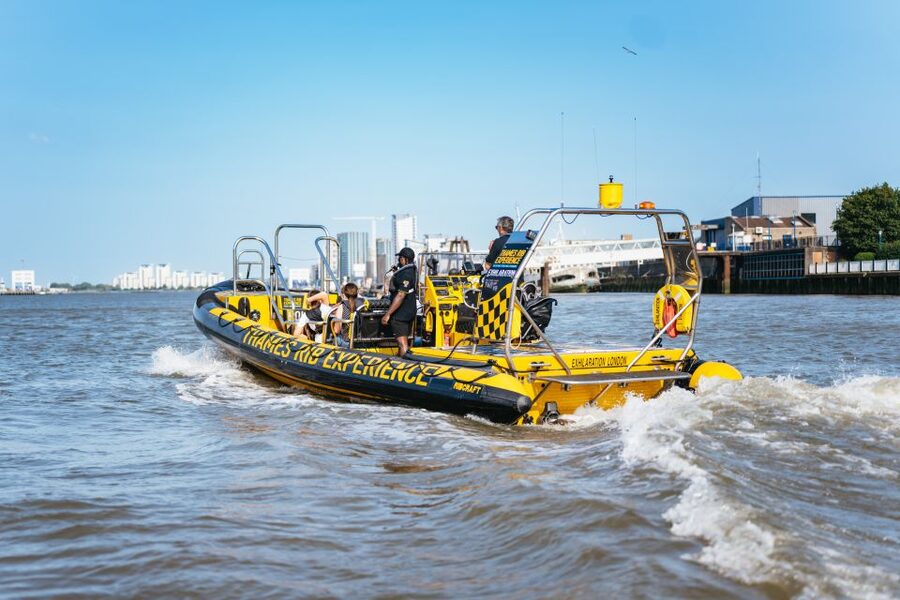 London: 45-Minute Speedboat Sightseeing Tour - Choosing Westminster Pier or Embankment Pier