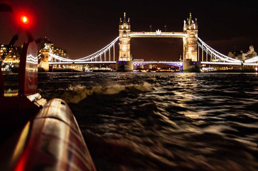 London: River Thames Sunset Speedboat Experience with Drink - St Paul’s, Shakespeare’s Globe, and the city’s changing skyline