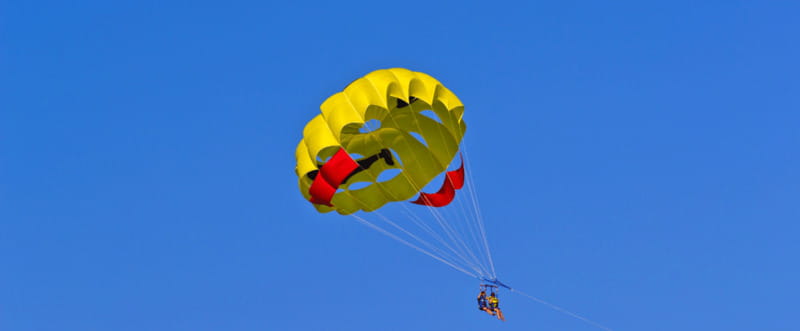 Los Cabos: Parasailing by Speedboat - Professional instruction before the 15-minute flight