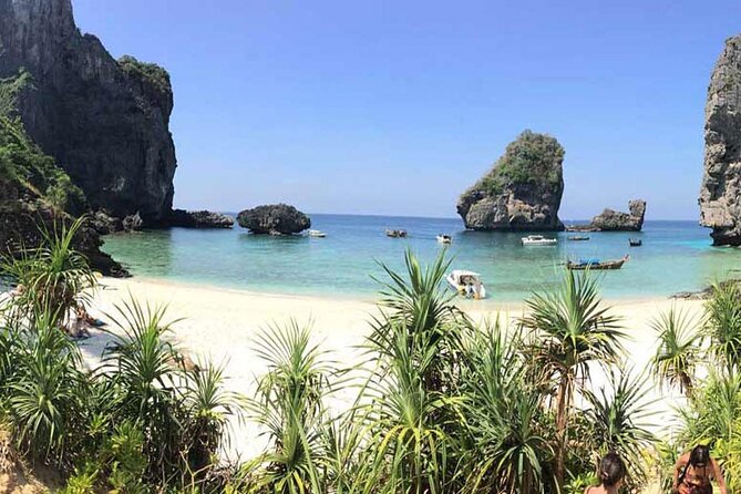 Luxury Private Speed Boat Charter - Phi Phi Sunrise - Maya Bay before the main rush