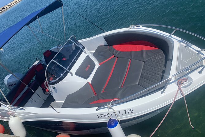 Luxury Speedboat Cruise to Shipwreck and Blue Caves - Pelagaki Beach and its cave coves