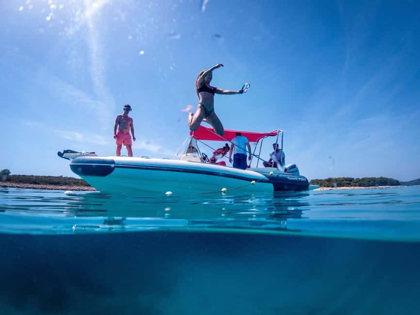 Magnific blue lagoon,speed boat towels included - Leaving Split by speedboat