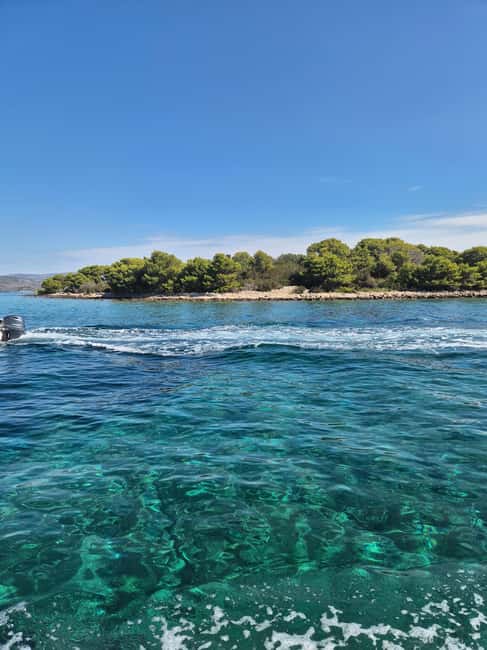 Magnific blue lagoon,speed boat towels included - The ride back to Split