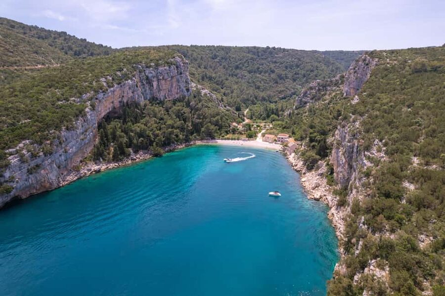 Makarska: 3-island Speedboat Cave & Blue Lagoon Tour - What the $106 price includes