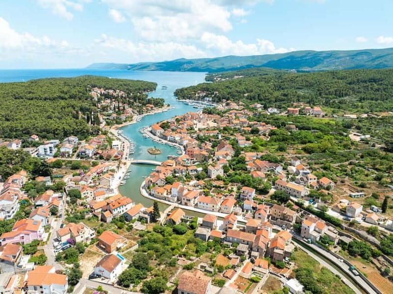 Makarska: 3-Island Speedboat Golden Horn & Blue Lagoon Tour - Vrboska and the quieter side of Hvar