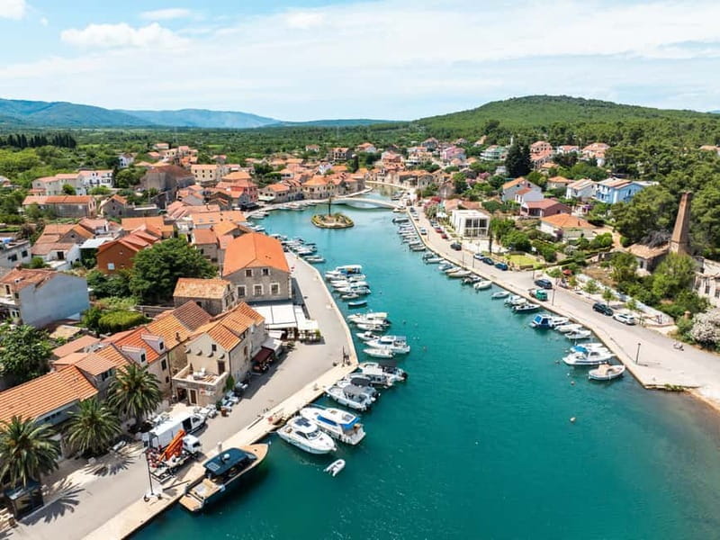 Makarska: 3-Island Speedboat Golden Horn & Blue Lagoon Tour - The bonus cove near Nono Ban