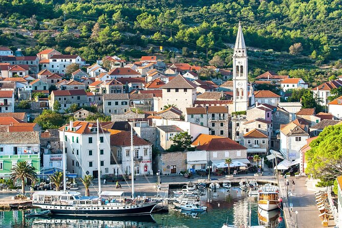Makarska: 3-Island Speedboat Tour with Cave and Blue Lagoon - The ride from Makarska to Hvar