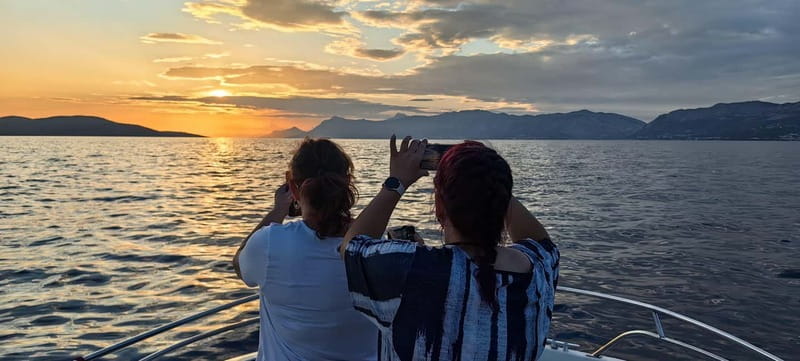 Makarska: Speedboat Sunset Tour to hidden bay on island Brač - What the speedboat setup means for you