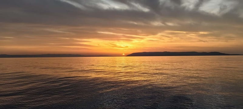 Makarska: Speedboat Sunset Tour to hidden bay on island Brač - Practical preparation before departure