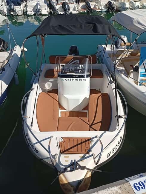 Malaga: 6-Seater Speedboat License-free Boat Rental - What your $35 group price really means