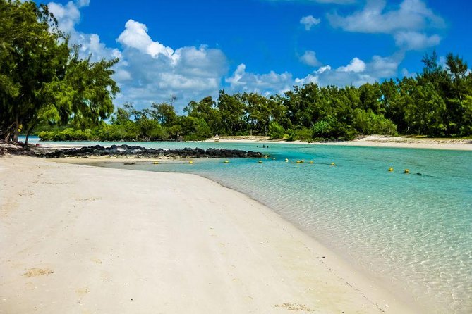 Marvelous Ile aux Cerf island: Speed Boat, Parasailing, Lunch & GRSE waterfall - Four hours around Ile aux Cerfs