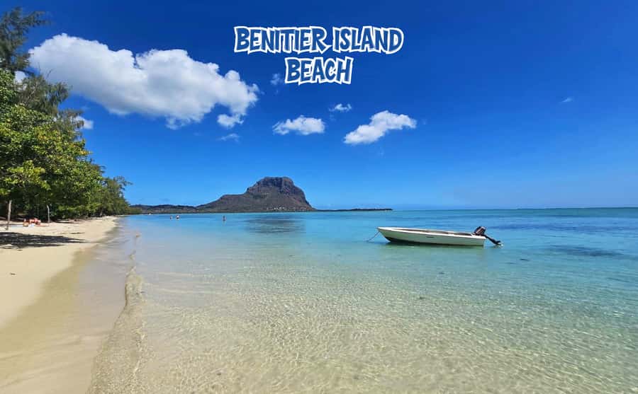 Mauritius: Benitier Island - Swim Dolphins - Speedboat & BBQ - Cruising past Crystal Rock