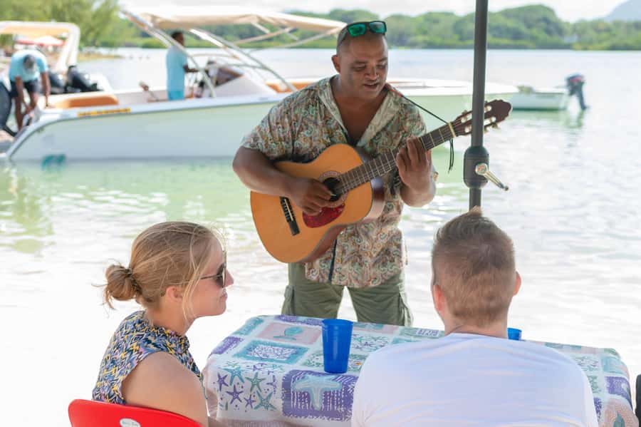 Mauritius: Speedboat Ile aux Cerfs, GRSE Waterfall, BBQ, Bar - Arriving at Ile aux Cerfs