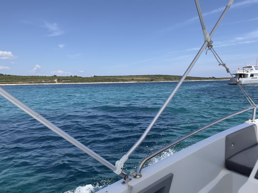 Medulin: Morning on Speedboat with Cave & Island Snorkeling - Slowing Down on Sandy Levan Island