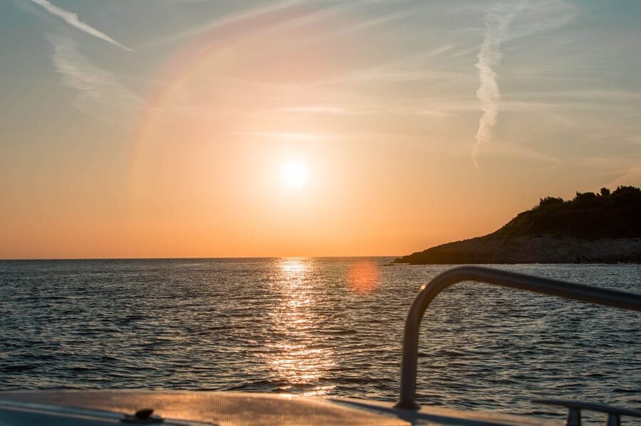 Medulin: Sunset on Speedboat with Lighthouse and Wine - Practical details that affect your evening