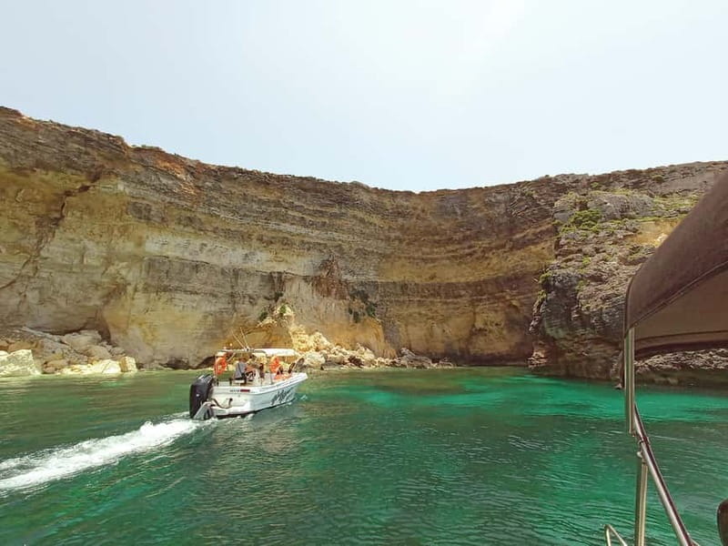 Mellieha: 1:00pm Speedboat round Comino Caves 2h Blue Lagoon - What to bring and what to leave behind