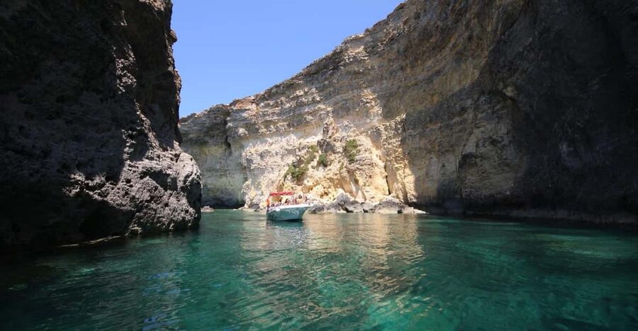 Mellieha: 3:00pm Speedboat round Comino Caves 2h Blue Lagoon - Santa Maria Caves and rock-level views