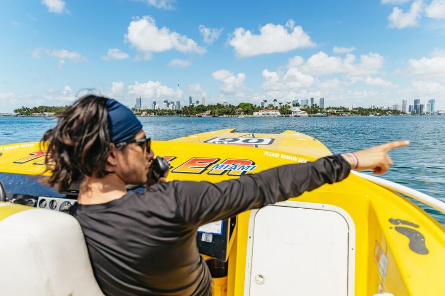 Miami: Sightseeing Speedboat Tour - Leaving downtown and building speed