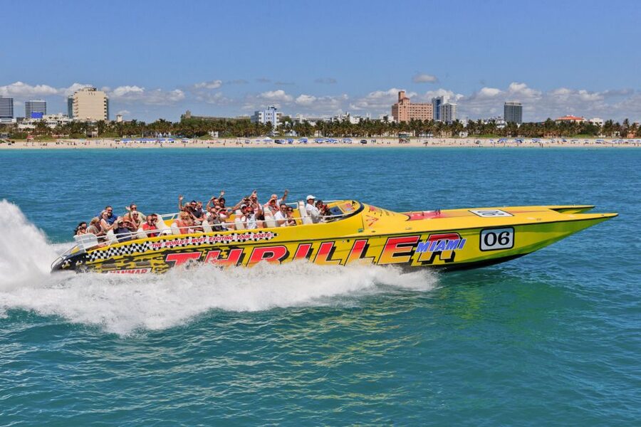 Miami: Sightseeing Speedboat Tour - South Beach and the Art Deco district from offshore