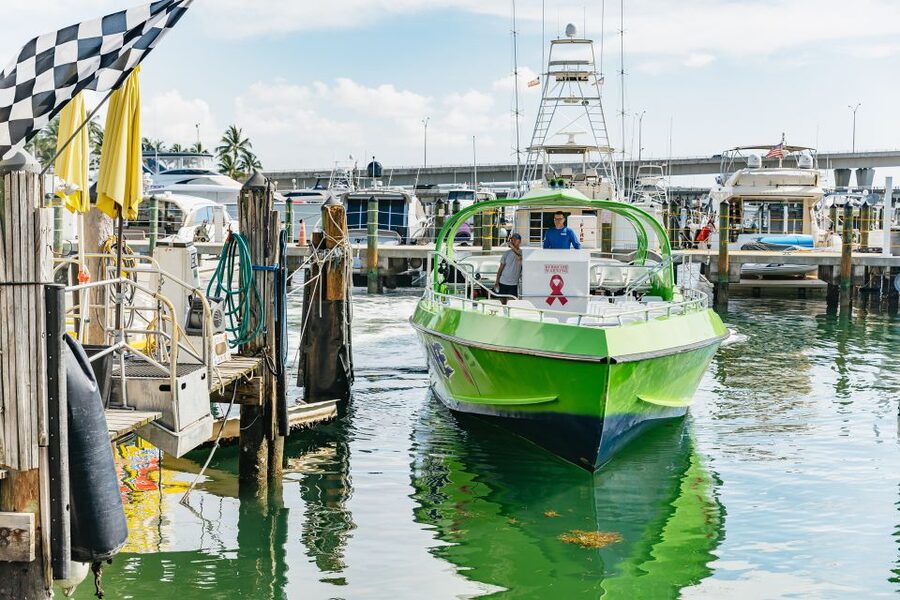 Miami: Sightseeing Speedboat Tour - Music, humor, and the role of the guide