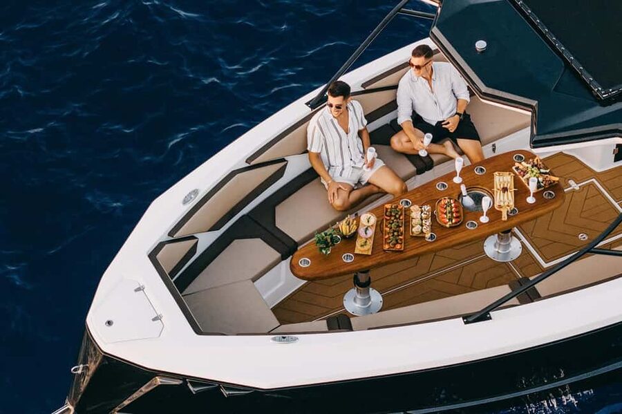 ❖ Milos: Private Speedboat Tour—Kleftiko Sarakiniko Poliegos - Why Milos is best seen from a private boat