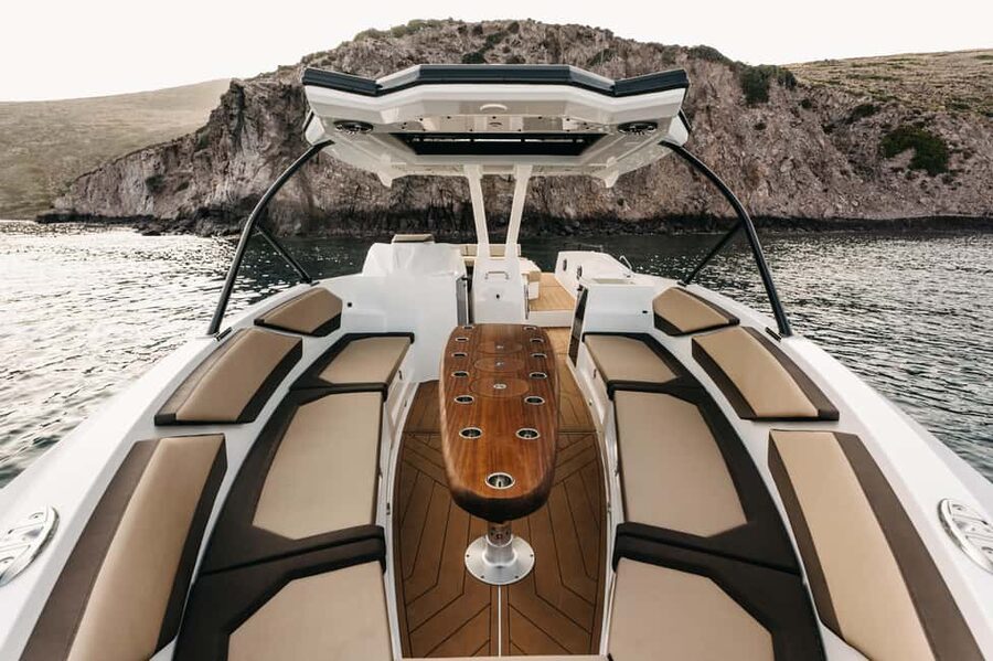 ❖ Milos: Private Speedboat Tour—Kleftiko Sarakiniko Poliegos - What the $1,524 price really means