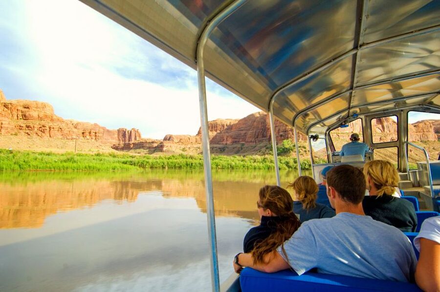Moab: 3-Hour Jet Boat Tour to Dead Horse Point State Park - The early river ride and Little Arch