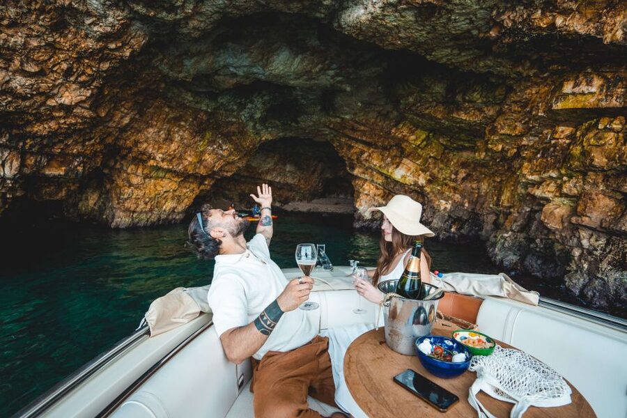 Monopoli: Private Sightseeing Speedboat Tour with Champagne - How the 4 to 8-hour timing changes the day