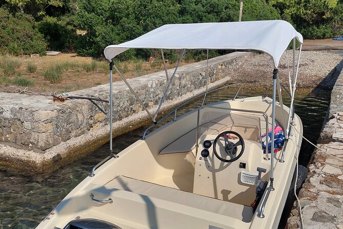 Motor Boat Hire in Corfu Italmar 17,Asso 5.10, Next 5m - Lunch by the shore and the value of local advice