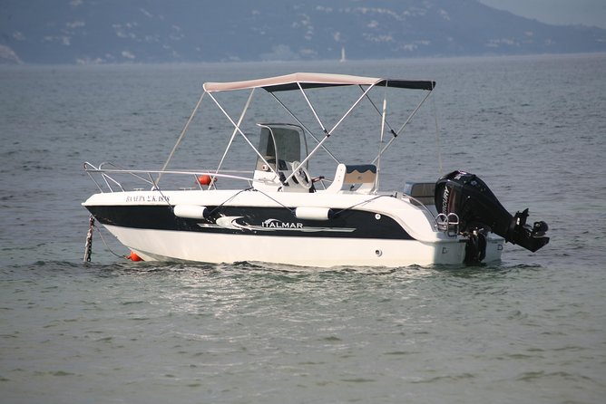 Motor Boat Hire in Corfu Italmar 17,Asso 5.10, Next 5m - The safety briefing makes first-time boating manageable