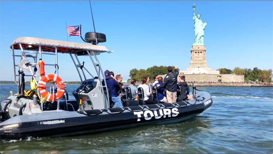 New York City: Harbor Speedboat Tour - Battery Park and the East River