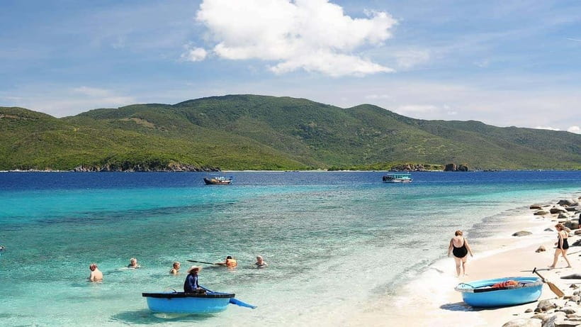 Nha Trang: 3-Island Tour with Lunch and Speedboat Ride - 7:00 to 8:30 AM, pickup and the ride to the pier