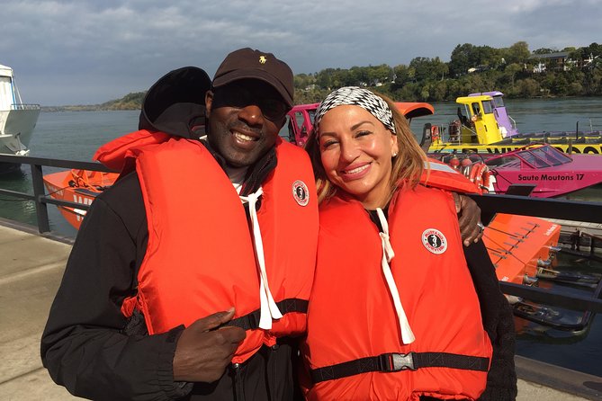 Niagara Falls Sightseeing tour of USA Side plus Jetboat - What the guide and shared transport add