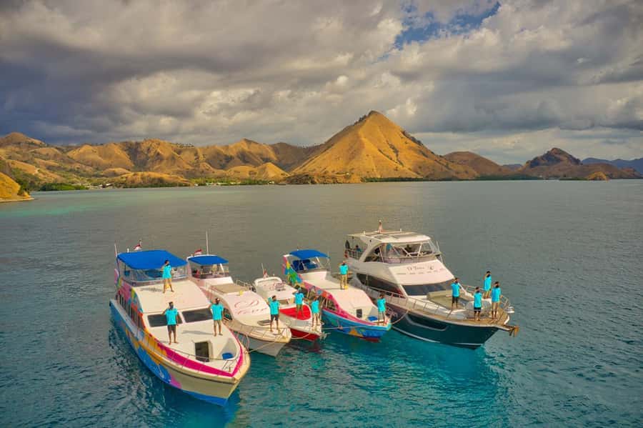 One-Day Komodo Tour By Speedboat - The sunset option is a different kind of day