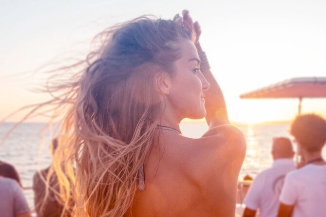 Open Bar Sunset Cruise in Catamaran or Speedboat (Best Deal) - Meeting at Sibarita del Mar in the Centro Histórico