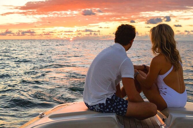 Open Bar Sunset Cruise in Catamaran or Speedboat (Best Deal) - Group Size, Language, and Comfort