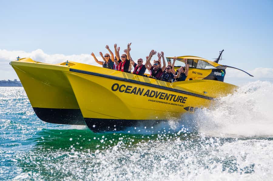 Paihia: Hole in the Rock Fast Boat Ocean Adventure - Crossing the 144 islands