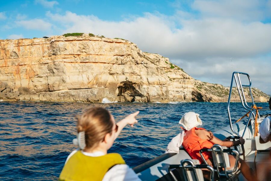 Palma Bay: 1-Hour Speedboat Adventure - Seeing Cap Rocat from the water