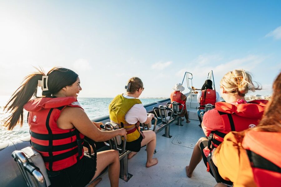 Palma Bay: 1-Hour Speedboat Adventure - Who should book this experience?