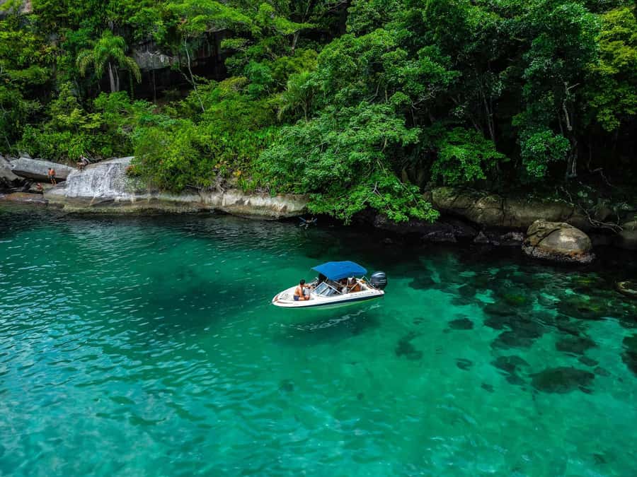 Paraty: A Private Speedboat Experience in Mamangua - Ilha dos Cocos and Praia do Cruzeiro