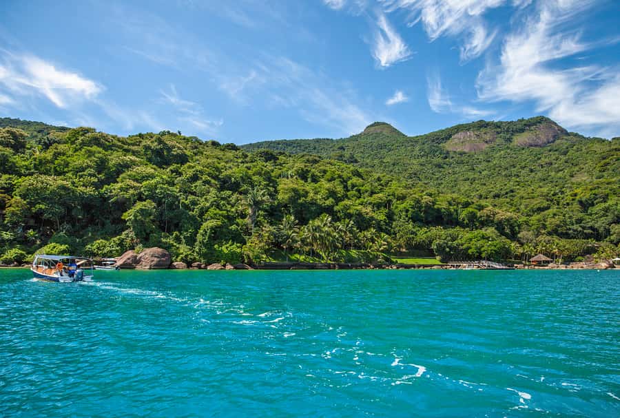 Paraty: Fast Boat Expedition to Saco do Mamangua - Poço do Tarzan and the appeal of clear water